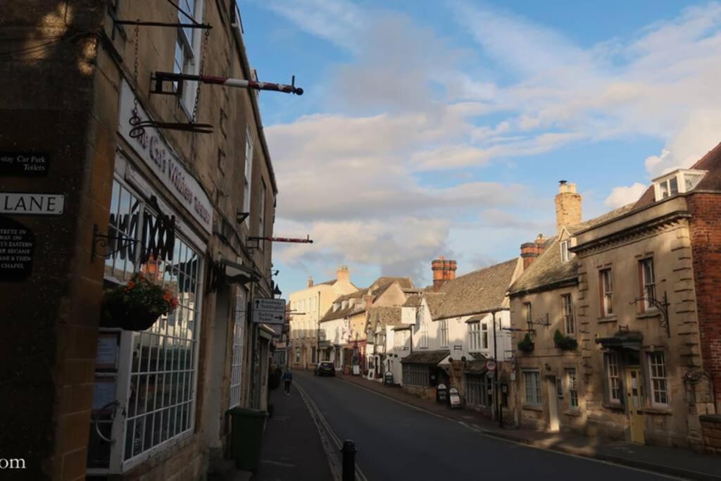Peaceful Cottage In Heart Of Winchcombe Exteriör bild